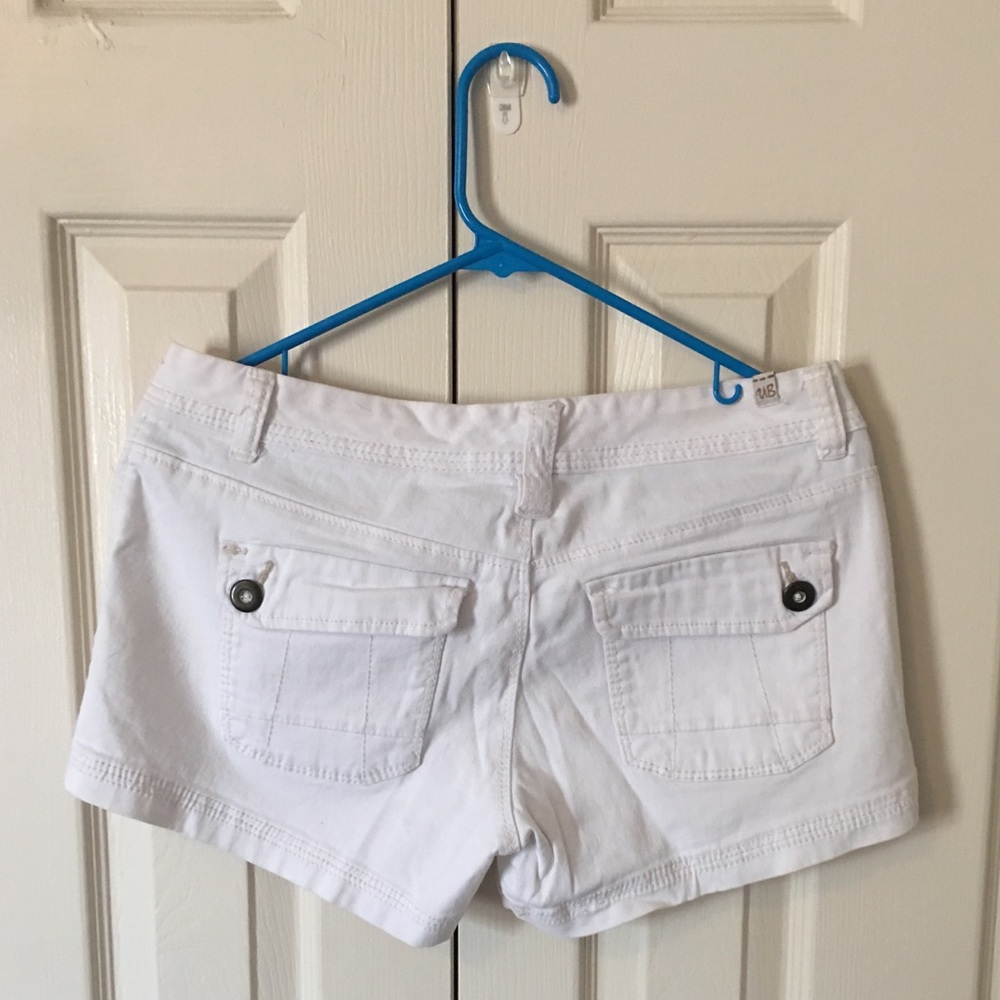 Unionbay White Shorts - Picture 2 of 2